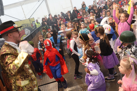 OTROŠKA MAŠKARADA 07 FOTO LJUBO VUKELIČ